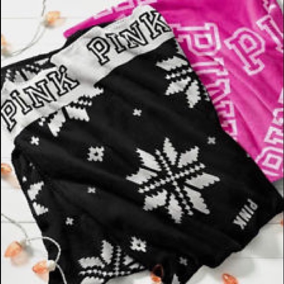PINK Victoria's Secret Accessories - PINK Victoria’s Secret Large Fleece Blanket